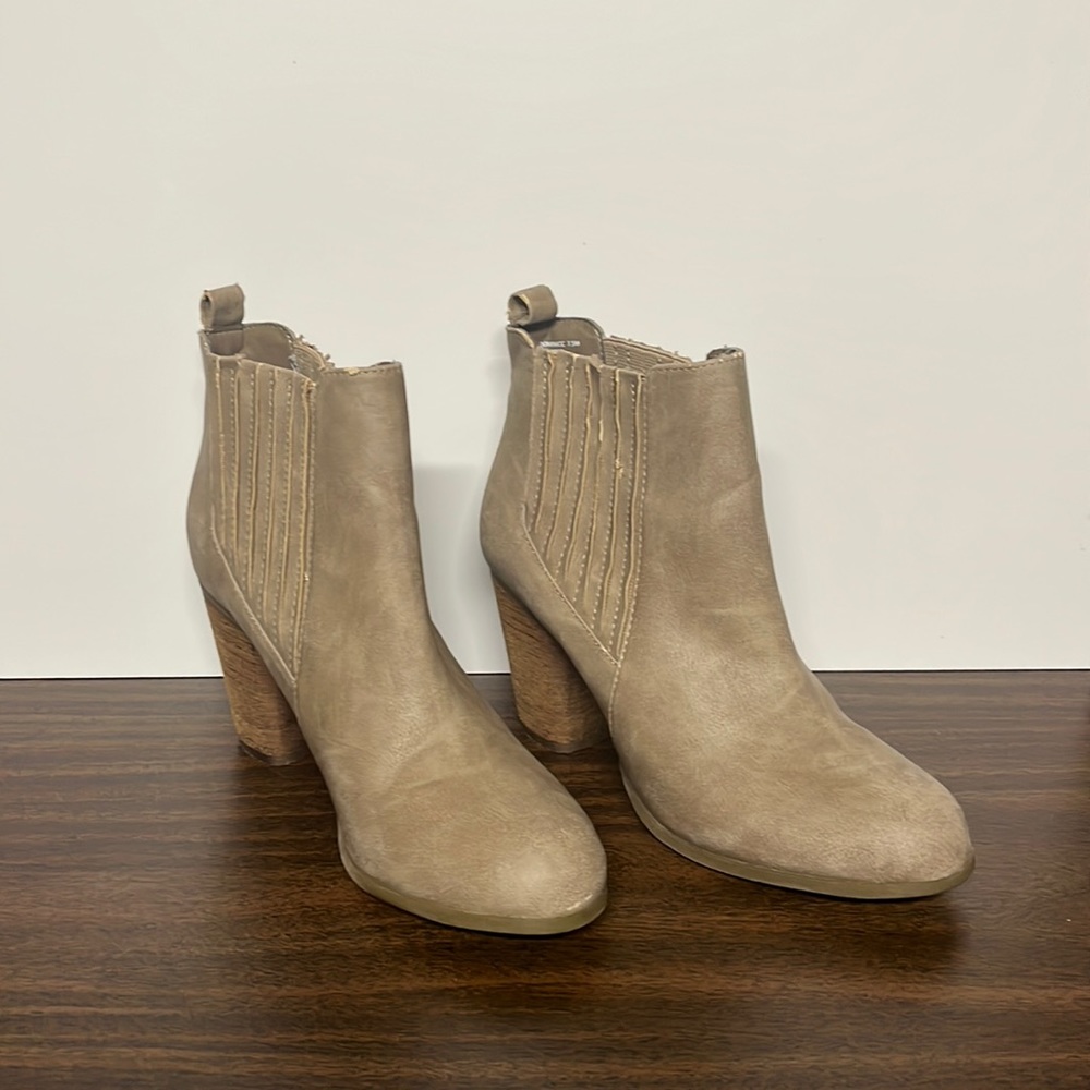 Madden Girl Taupe Leather Booties Wooden Heel Sz 7.5 Womens